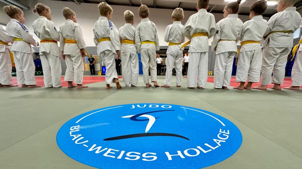 Die Nachwuchsjudoka von Blau-Weiss Hollage glänzen bei der Kreismeisterschaft. Foto: Blau-Weiss Hollage