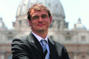 Der Vatikan-Journalist Andreas Englisch kommt als Ehrengast zum Tag des Anstoßes. Foto: Riccardo Musacchio