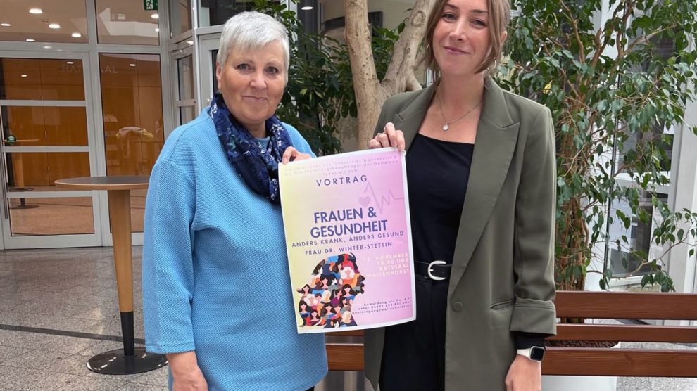Interessante Einblicke in ein wichtiges Thema versprechen Sabine Stenzel vom Landfrauenverein Wallenhorst und die Gleichstellungsbeauftragte Leonie Winter (von links). Foto: Gemeinde Wallenhorst