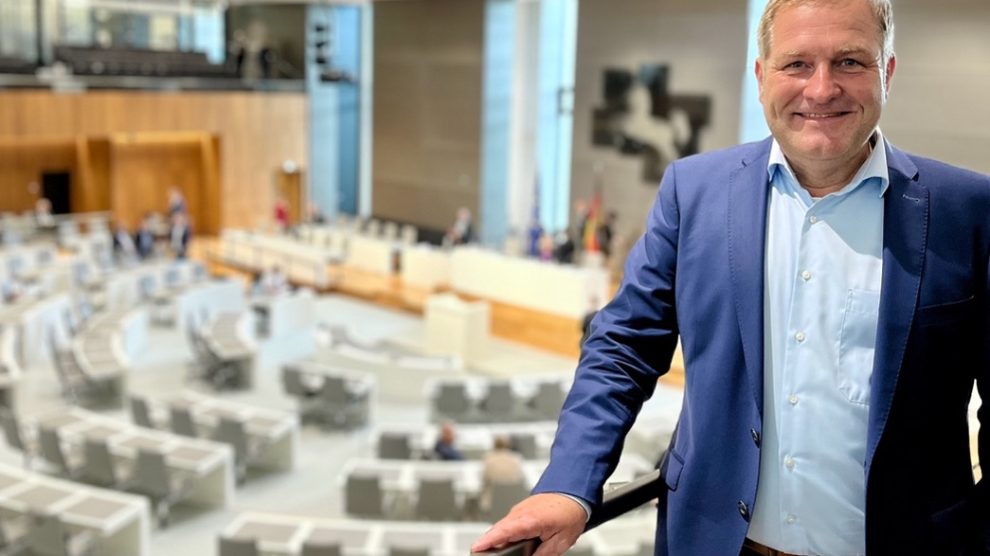 Guido Pott auf der Tribüne im Landtag in Hannover. Foto: Hendrik Döring