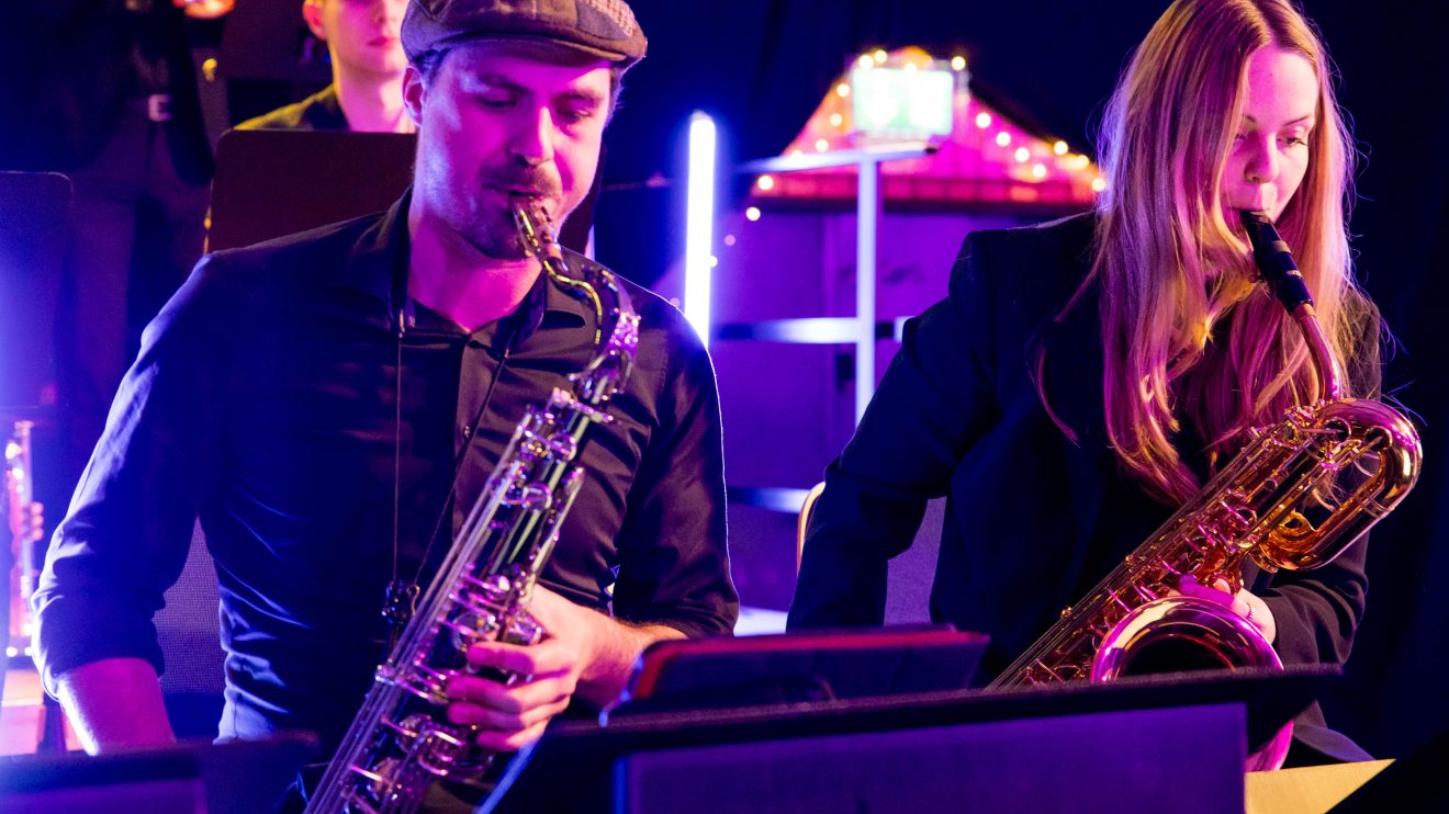 Die Brockhouse Big Band begleitet den Tag des Anstoßes mit starkem Sound. Foto: Gemeinde Wallenhorst / André Thöle