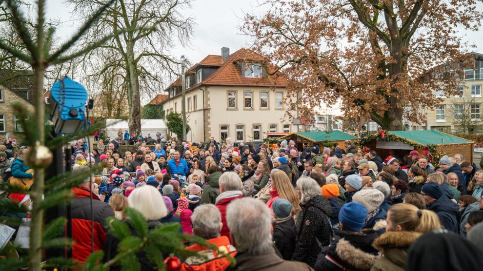 Nikolausbesuch beim Wallenhorster Weihnachtsmarkt 2025 Foto: ©Hälker