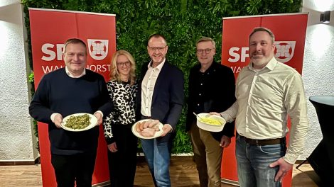 Traditionelles Grünkohlessen der Wallenhorster SPD mit Guido Pott, Sylvia Böwer, Christian Böwer, Otto Steinkamp und Hendrik Remme. Foto: SPD Wallenhorst