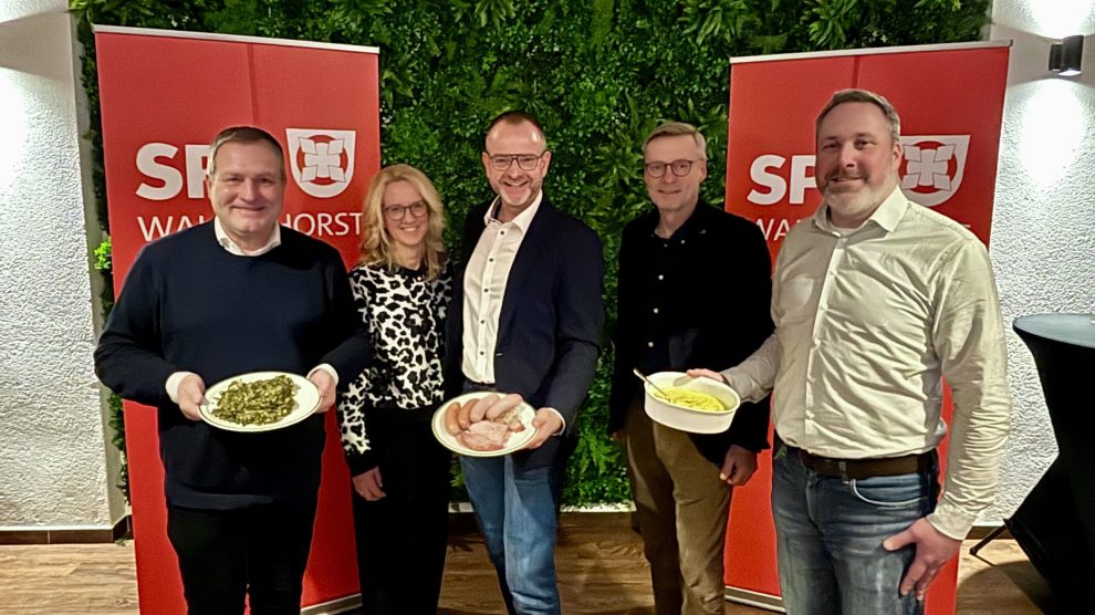 Traditionelles Grünkohlessen der Wallenhorster SPD mit Guido Pott, Sylvia Böwer, Christian Böwer, Otto Steinkamp und Hendrik Remme. Foto: SPD Wallenhorst