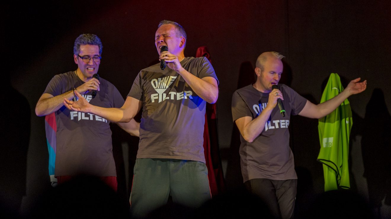 Die Draufsänger präsentieren ihr Programm „Ohne Filter“ in der Wallenhorster Gymnastikhalle. Foto: Gemeinde Wallenhorst / André Thöle