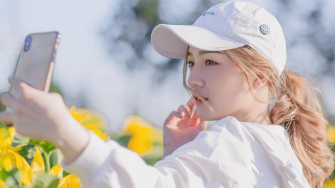 Influencerinnen und KI-Avatare prägen Trends und beeinflussen Konsumentscheidungen. Symbolfoto: Jupi Lu / Pixabay