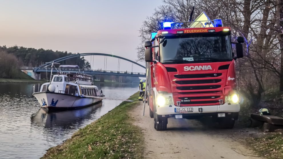 Die Feuerwehr Wallenhorst im Einsatz am Stichkanal. Foto: Marc Dallmöller