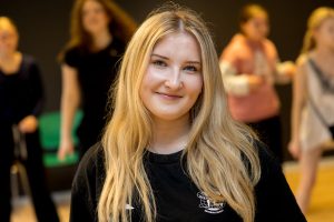 Tanzlehrerin Vitalina Popp lädt herzlich zum Hip Hop im JAB2 ein. Foto: Gemeinde Wallenhorst / André Thöle