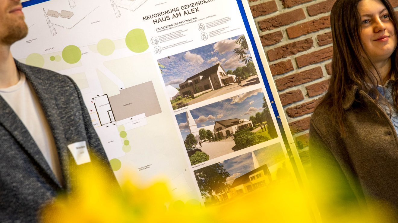 Im Mittelpunkt des Unternehmensfrühstücks: der künftige „Haus am Alex“. Foto: Gemeinde Wallenhorst / André Thöle